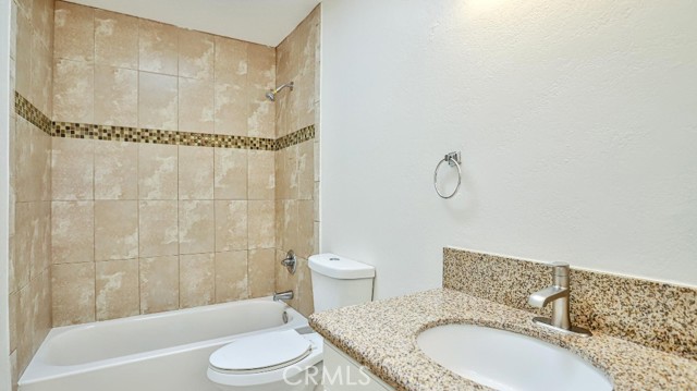 MLS #OC25242486 image #17