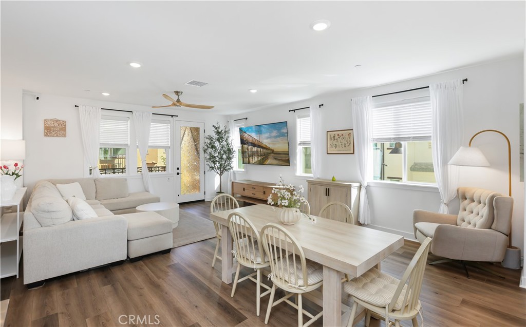 MLS #OC25242487 image #2