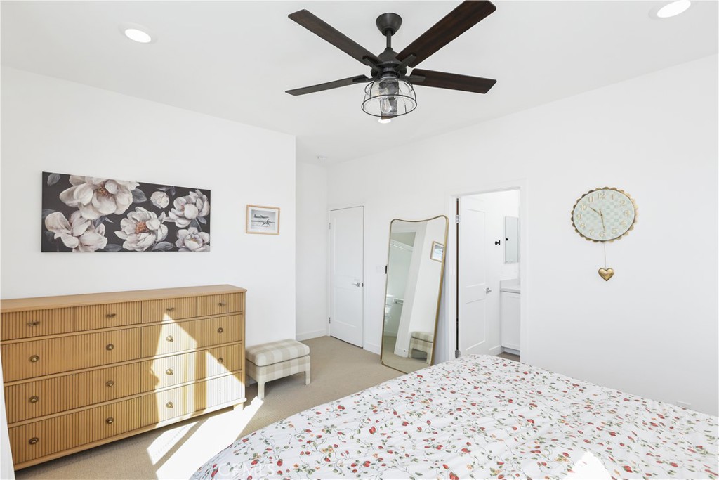 MLS #OC25242487 image #32