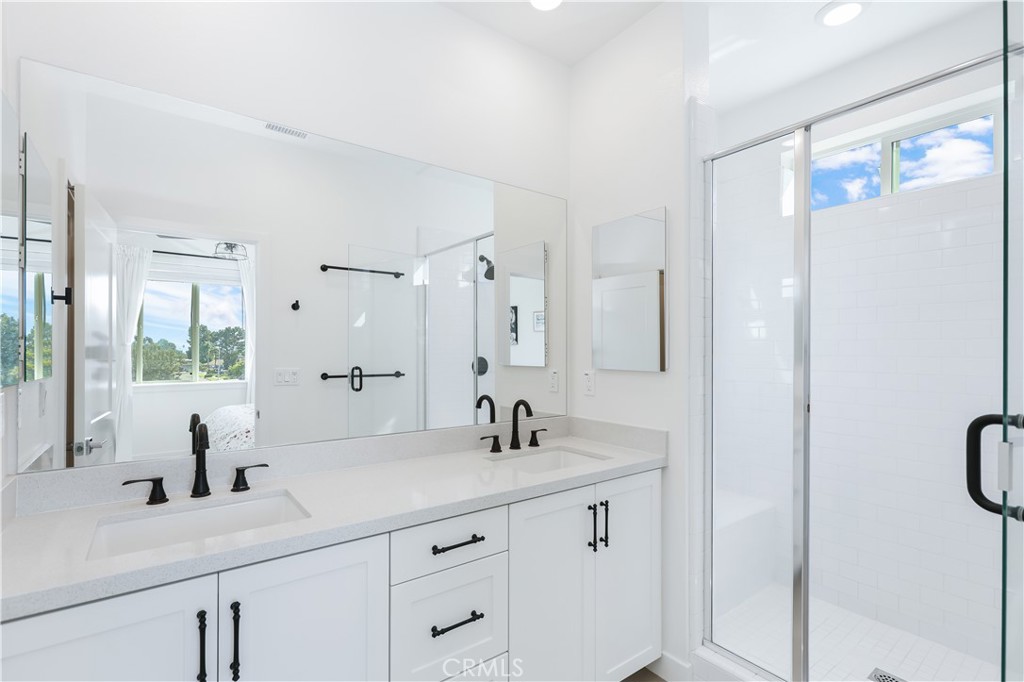 MLS #OC25242487 image #33