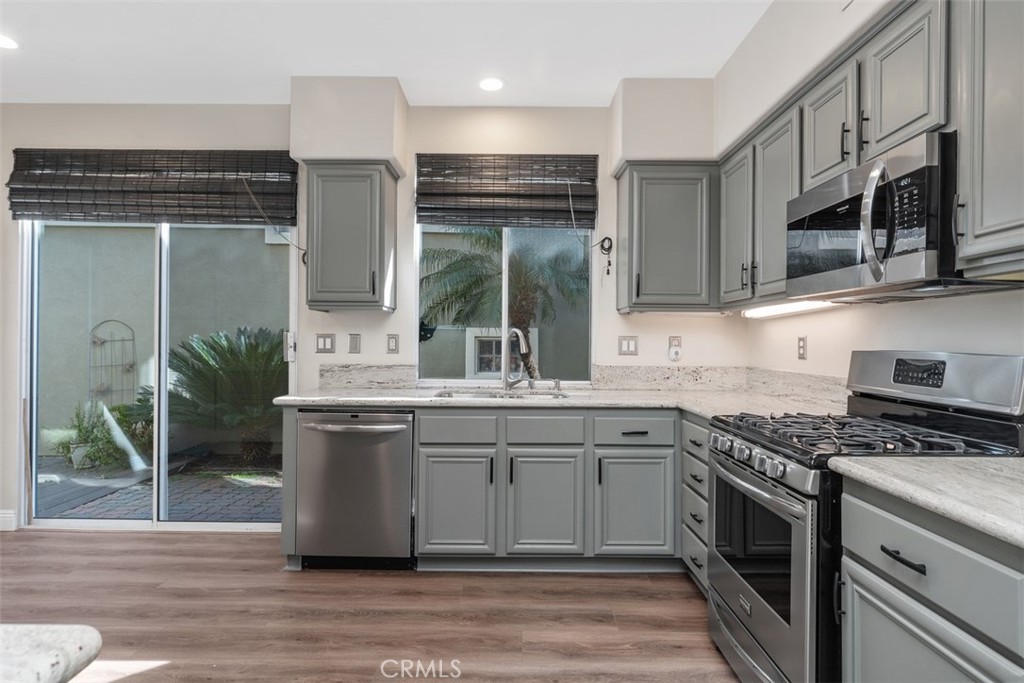 MLS #OC25242585 image #11