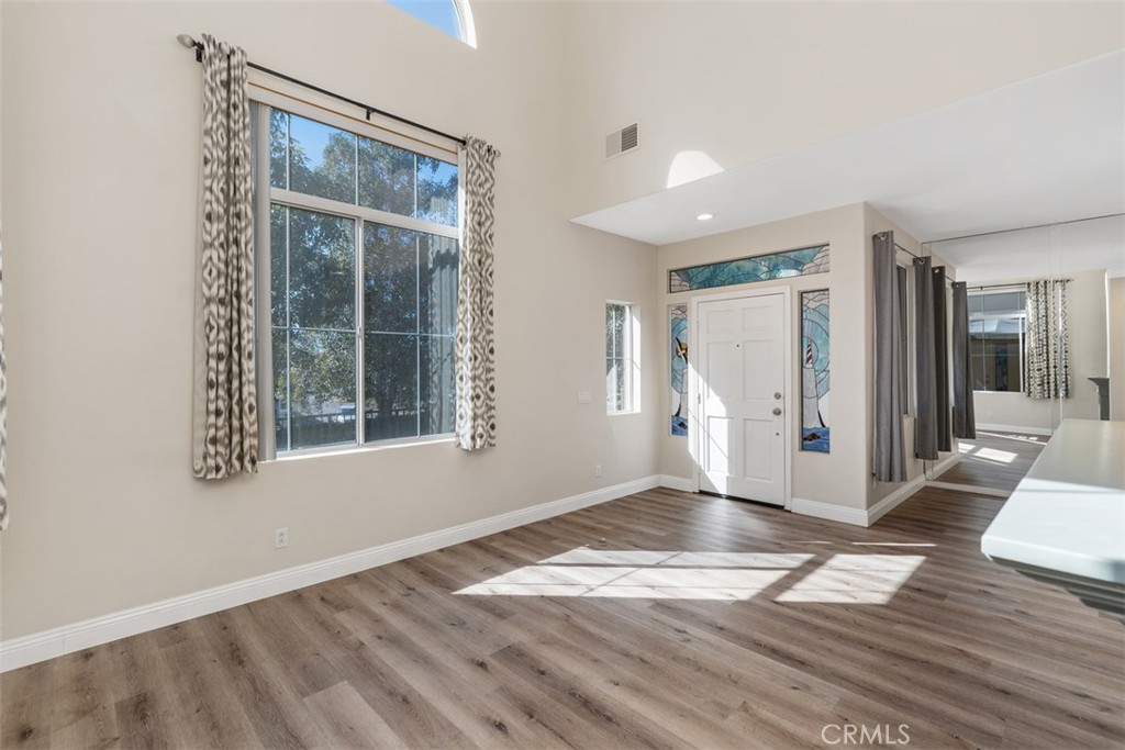 MLS #OC25242585 image #4