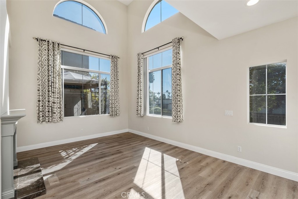 MLS #OC25242585 image #5