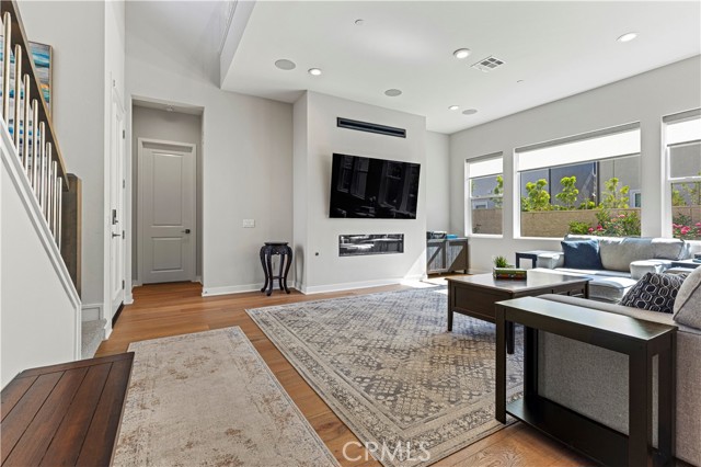 MLS #OC25242663 image #10