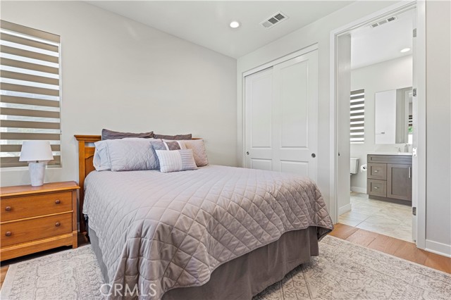 MLS #OC25242663 image #17