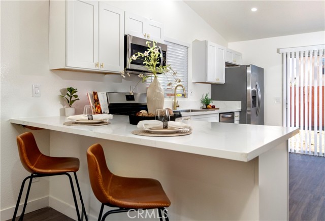 MLS #OC25242716 image #4