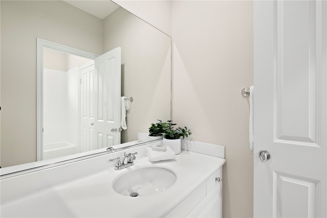 MLS #OC25242718 image #32