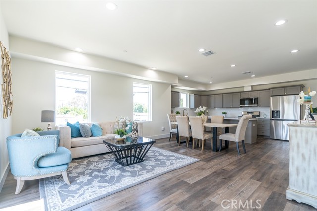 MLS #OC25242733 image #1