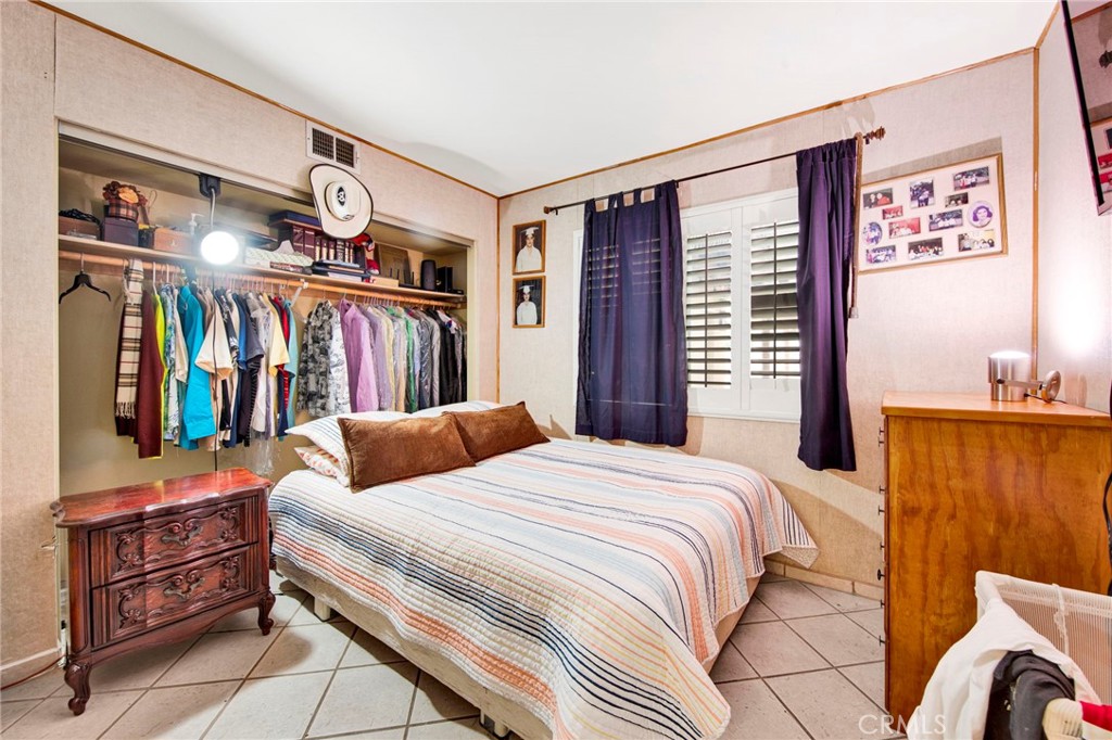 MLS #OC25242779 image #6