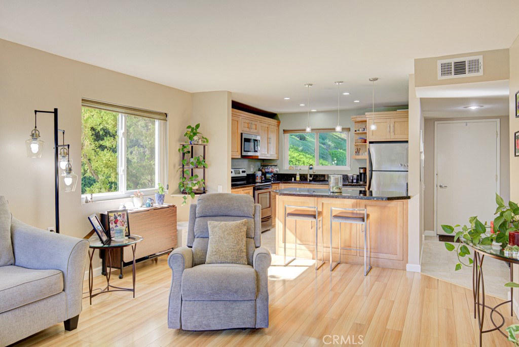 MLS #OC25242808 image #10