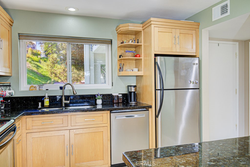 MLS #OC25242808 image #13