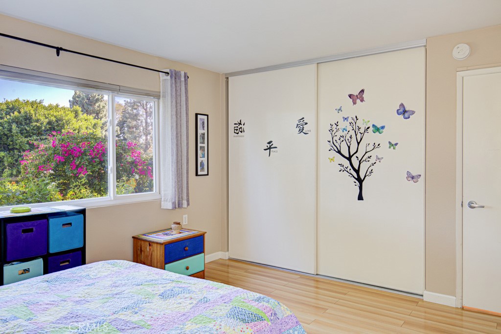 MLS #OC25242808 image #16