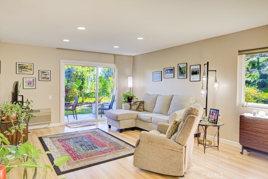 MLS #OC25242808 image #3