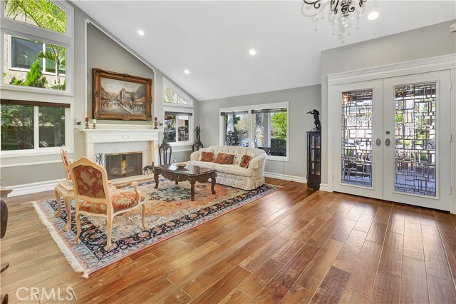 MLS #OC25242848 img 2