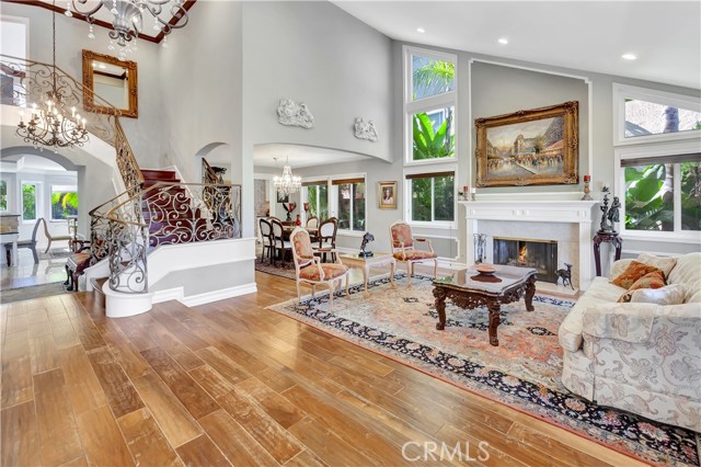 MLS #OC25242848 img 4