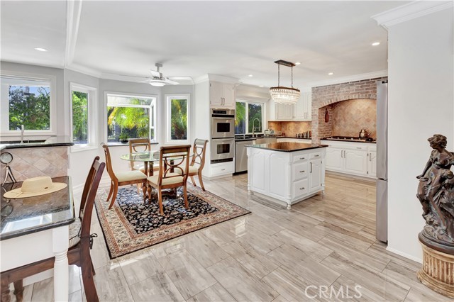 MLS #OC25242848 img 5