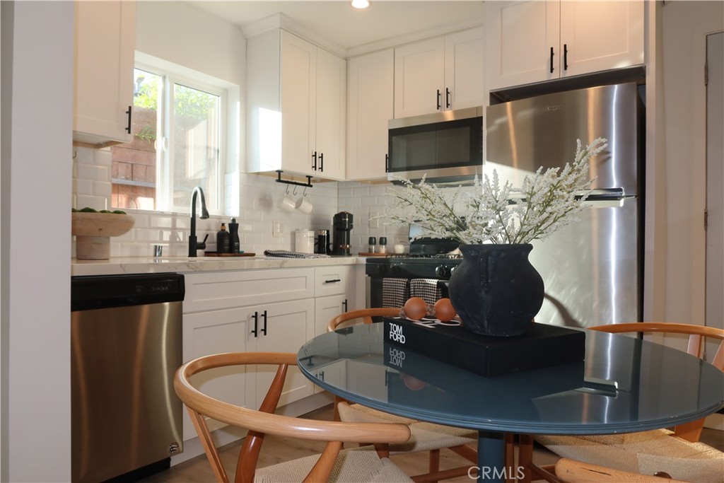 MLS #OC25242922 image #10