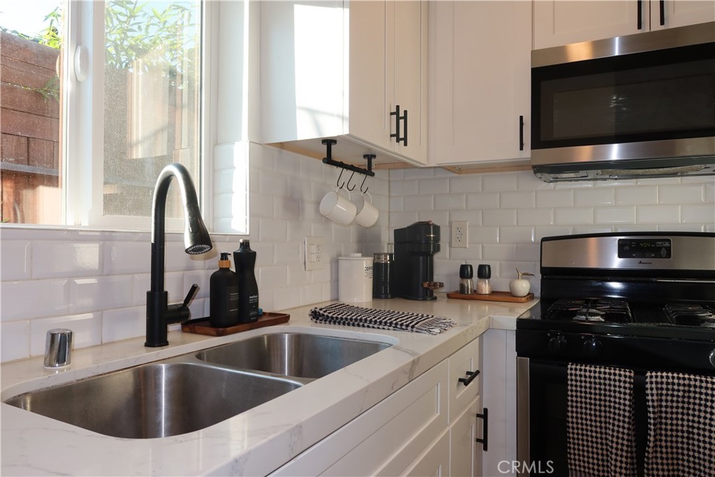 MLS #OC25242922 image #12