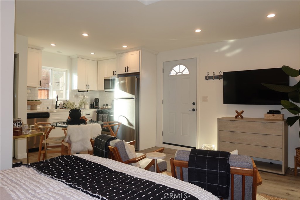 MLS #OC25242922 image #17