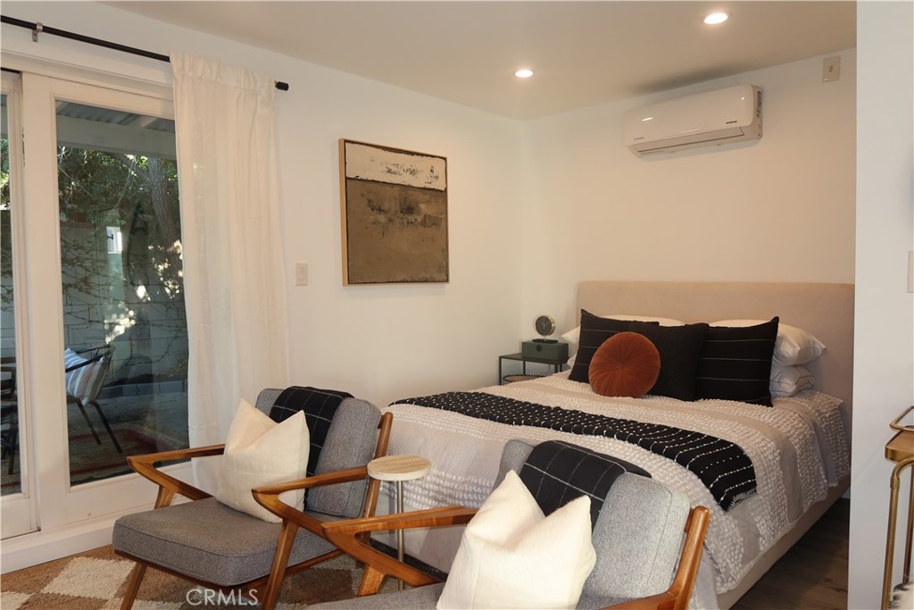 MLS #OC25242922 image #3