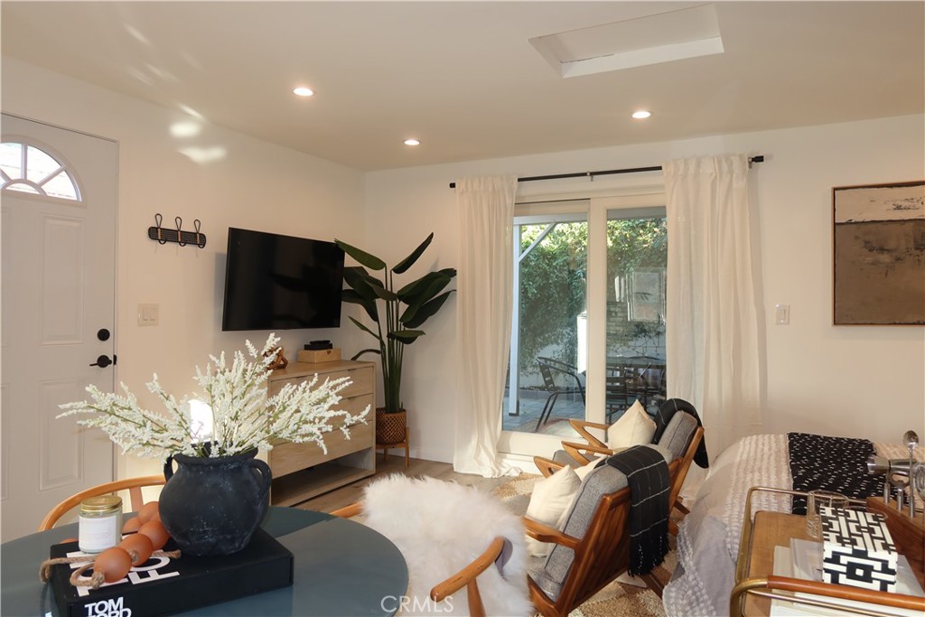 MLS #OC25242922 image #9