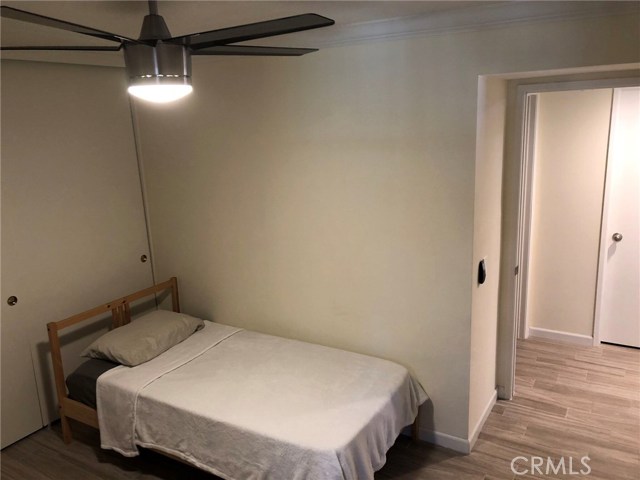 MLS #OC25242923 image #17