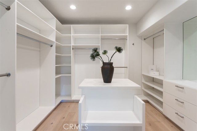 MLS #OC25242931 image #32