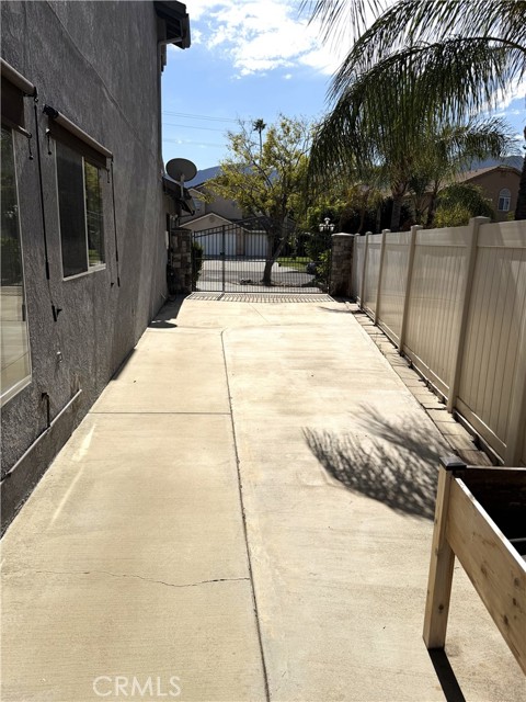 MLS #OC25243082 image #4