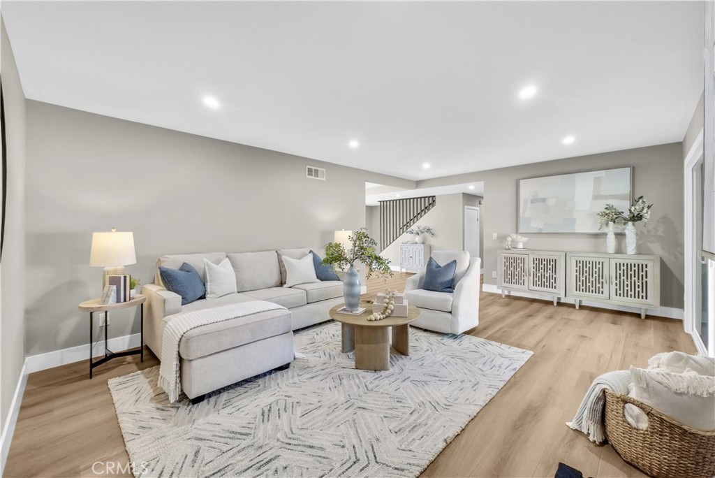 MLS #OC25243083 image #11