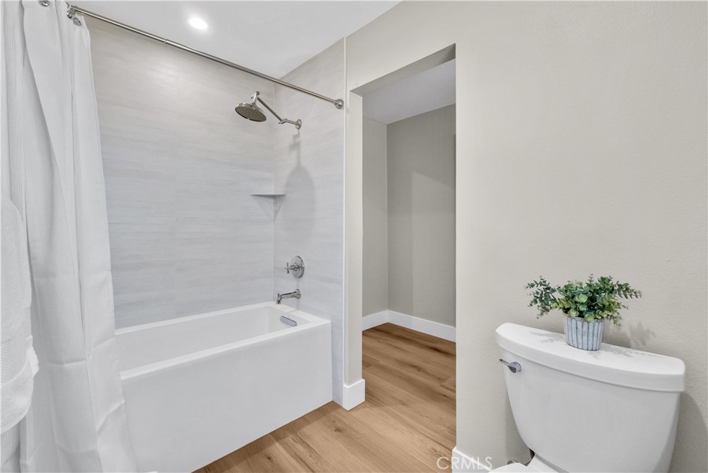 MLS #OC25243083 image #17