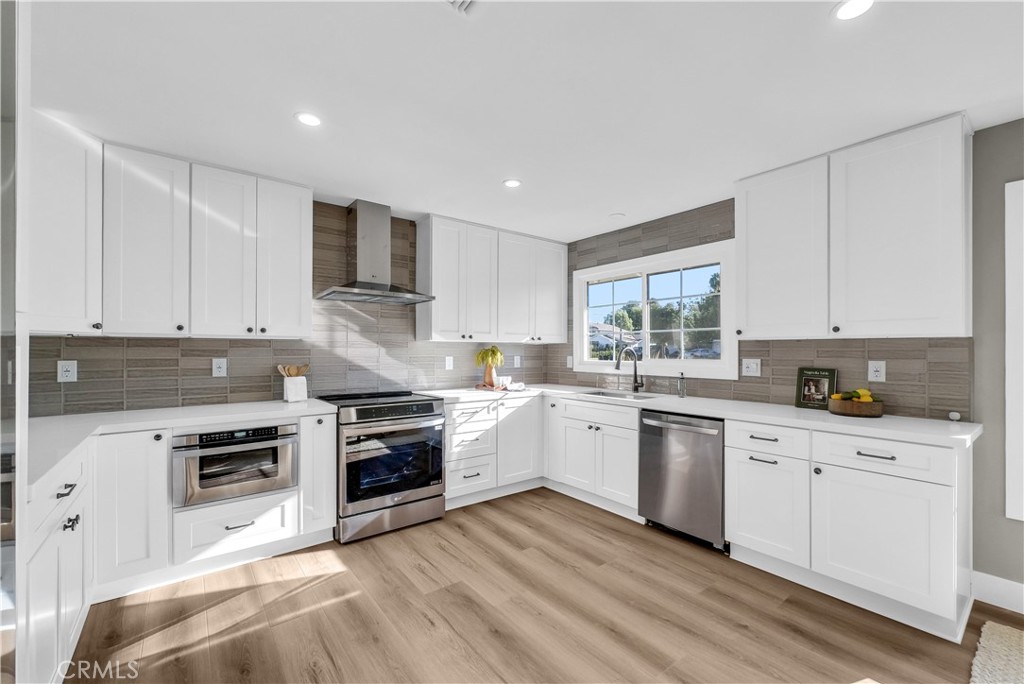 MLS #OC25243083 image #4