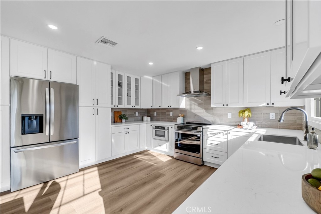 MLS #OC25243083 image #5