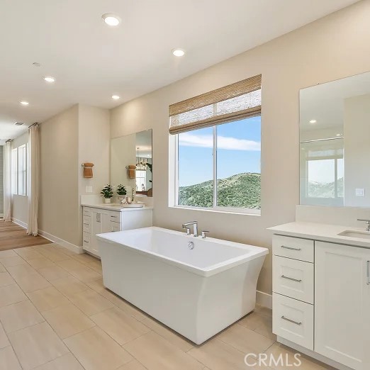 MLS #OC25243159 image #15