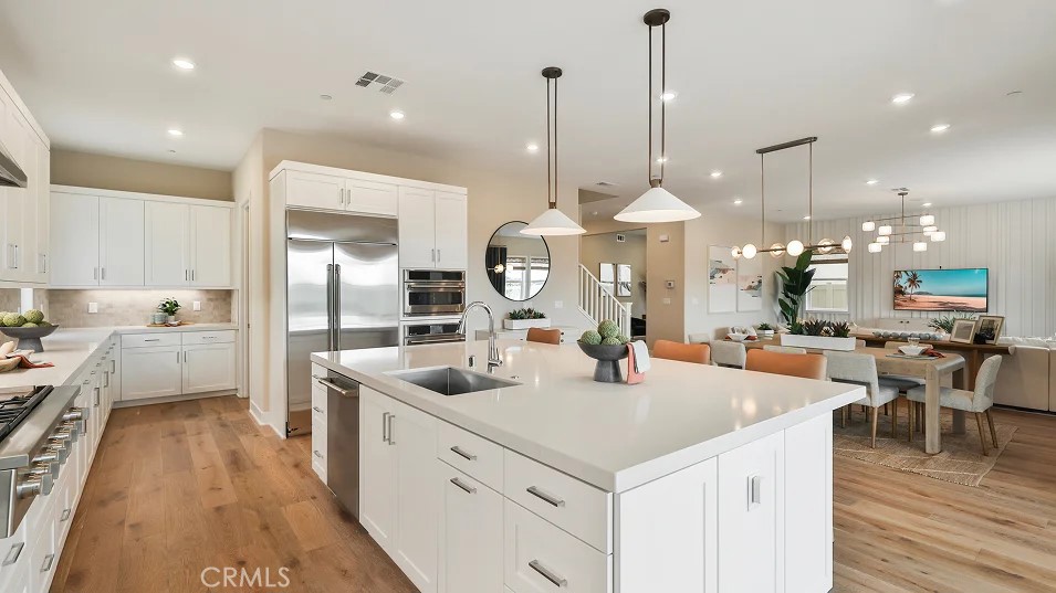 MLS #OC25243159 image #2