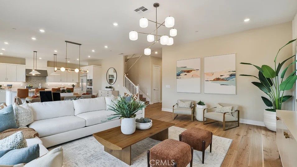 MLS #OC25243159 image #9