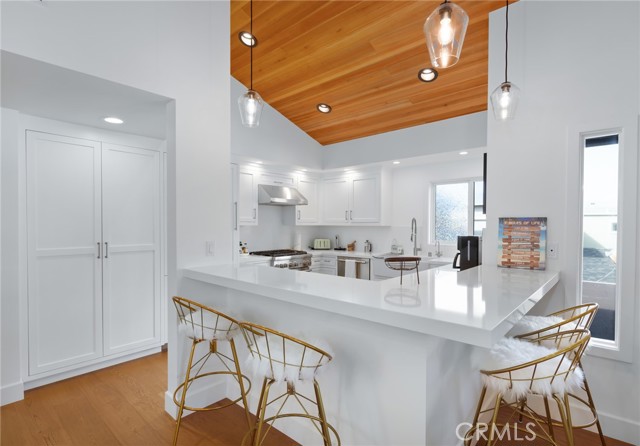 MLS #OC25243228 image #1