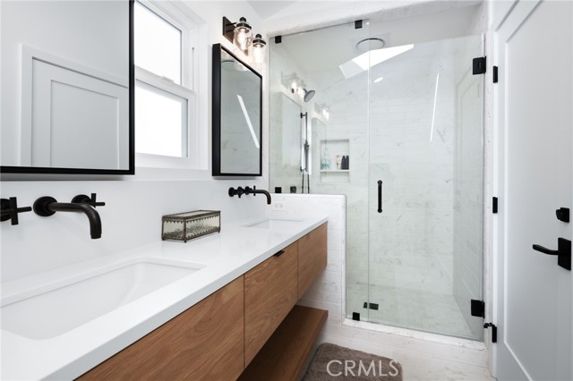 MLS #OC25243228 image #16