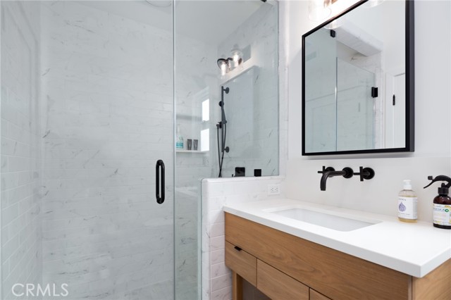 MLS #OC25243228 image #9