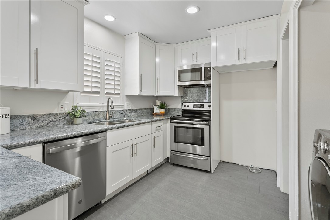 MLS #OC25243251 image #5