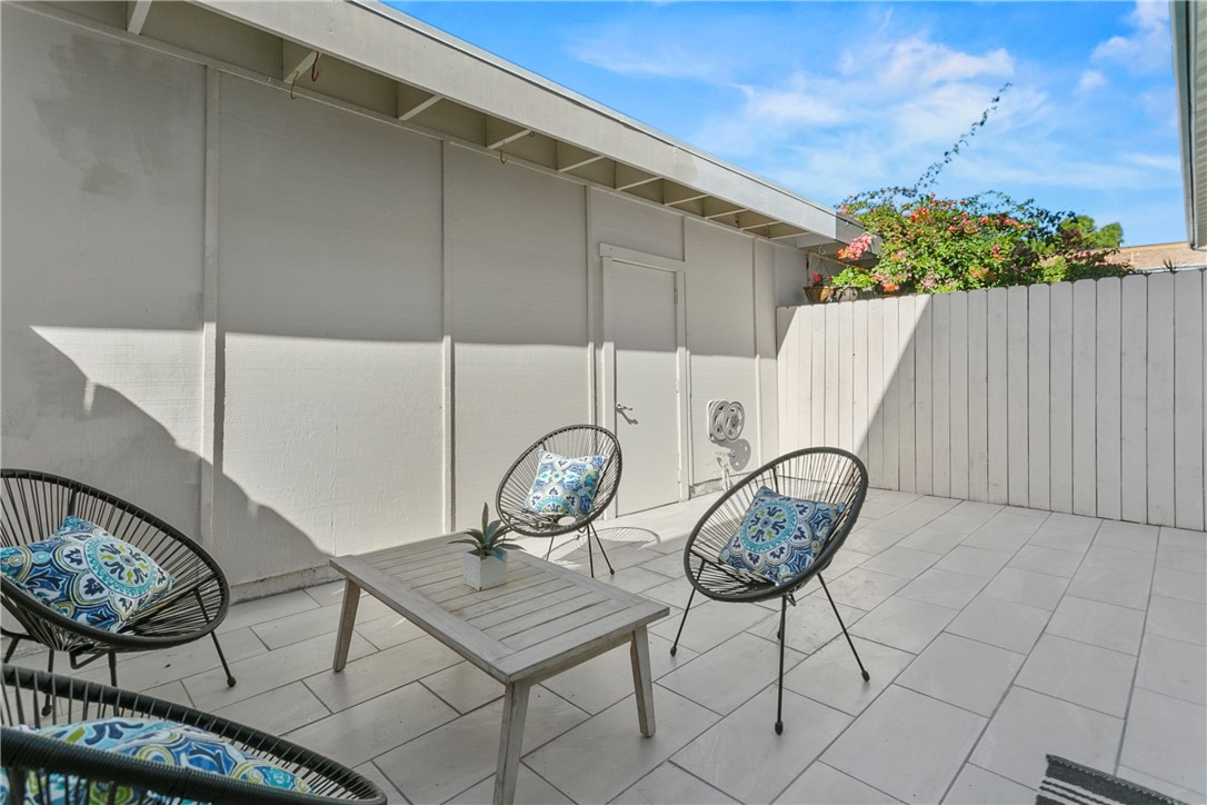 MLS #OC25243251 image #9