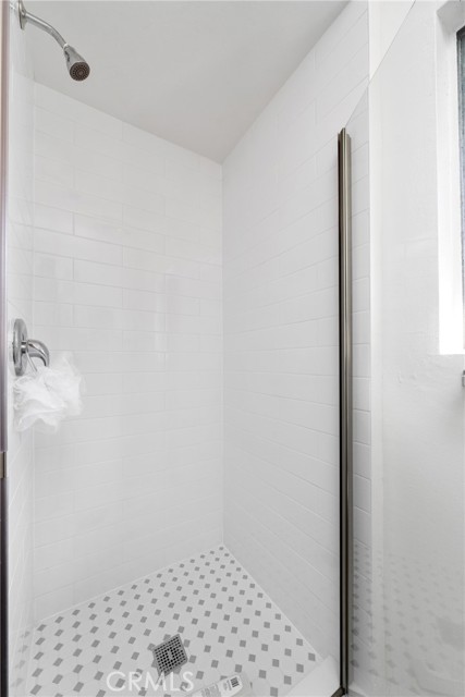 MLS #OC25243281 image #11