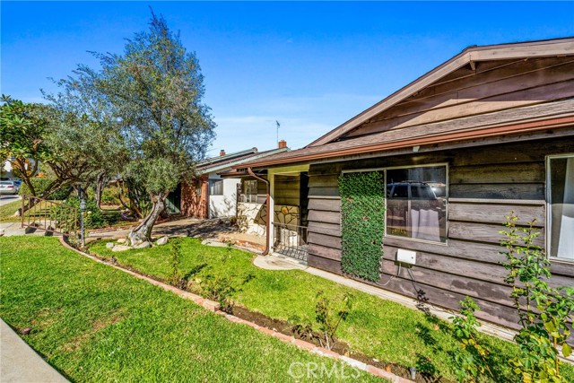 MLS #OC25243281 image #3