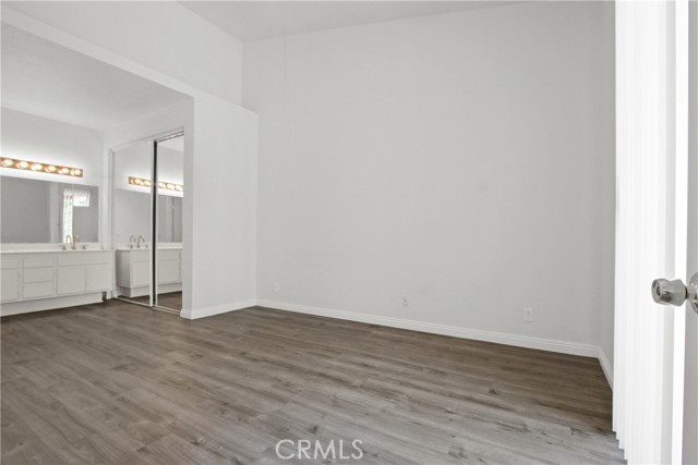 MLS #OC25243296 image #10