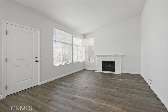 MLS #OC25243296 image #2