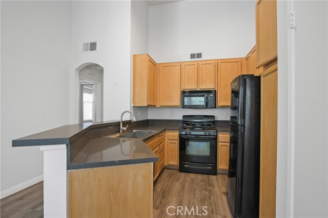 MLS #OC25243296 image #9