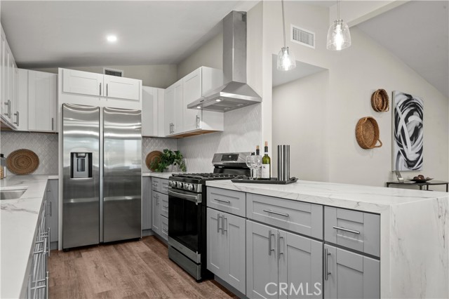 MLS #OC25243333 image #10