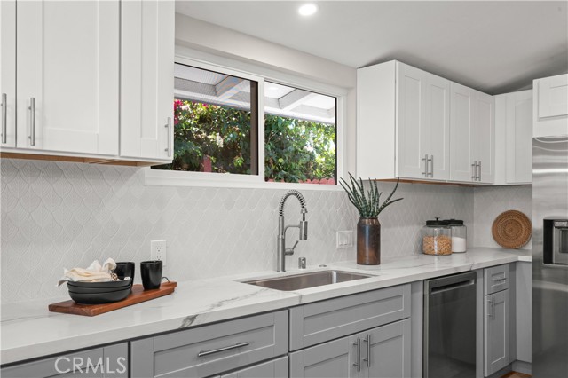 MLS #OC25243333 image #11