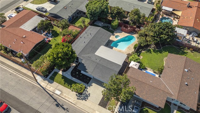 MLS #OC25243333 image #32