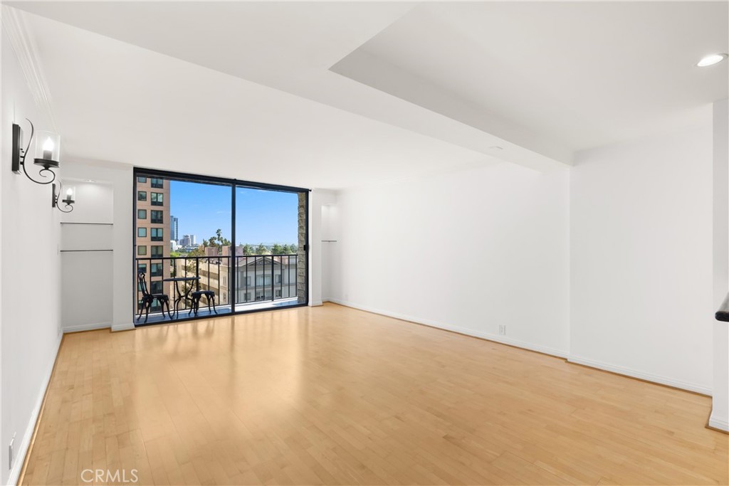 MLS #OC25243411 image #1