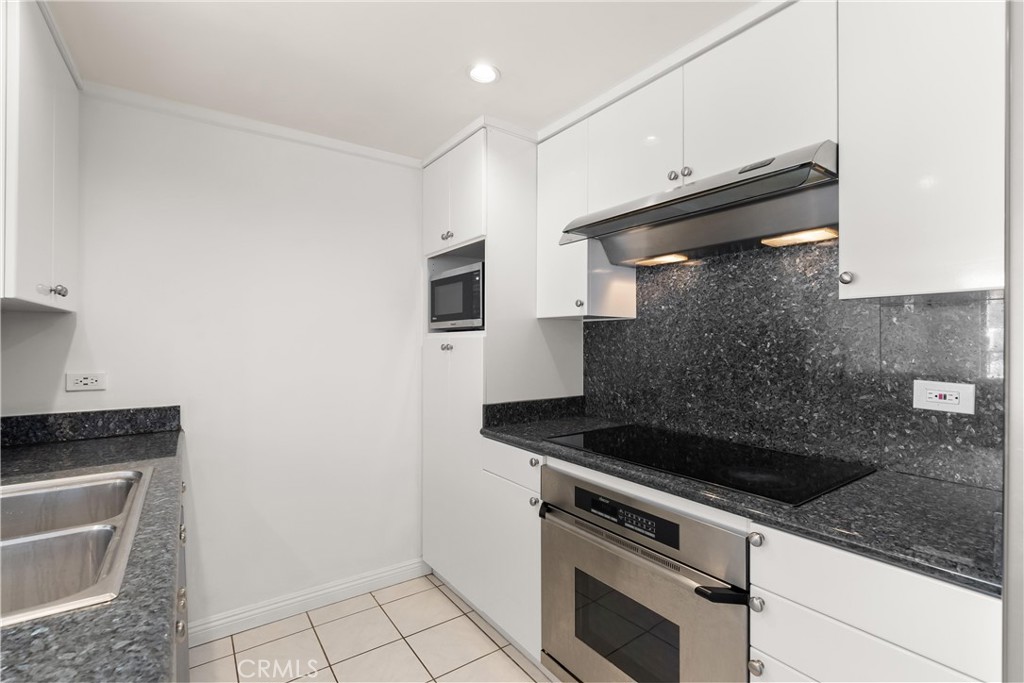 MLS #OC25243411 image #12